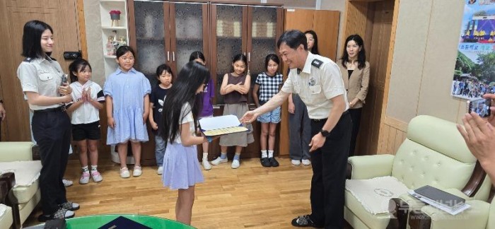thumb-20240719174852_82cbe5d7ecc735866c4ba64fdb85a454_9esh_700x324.jpg 이미지입니다.