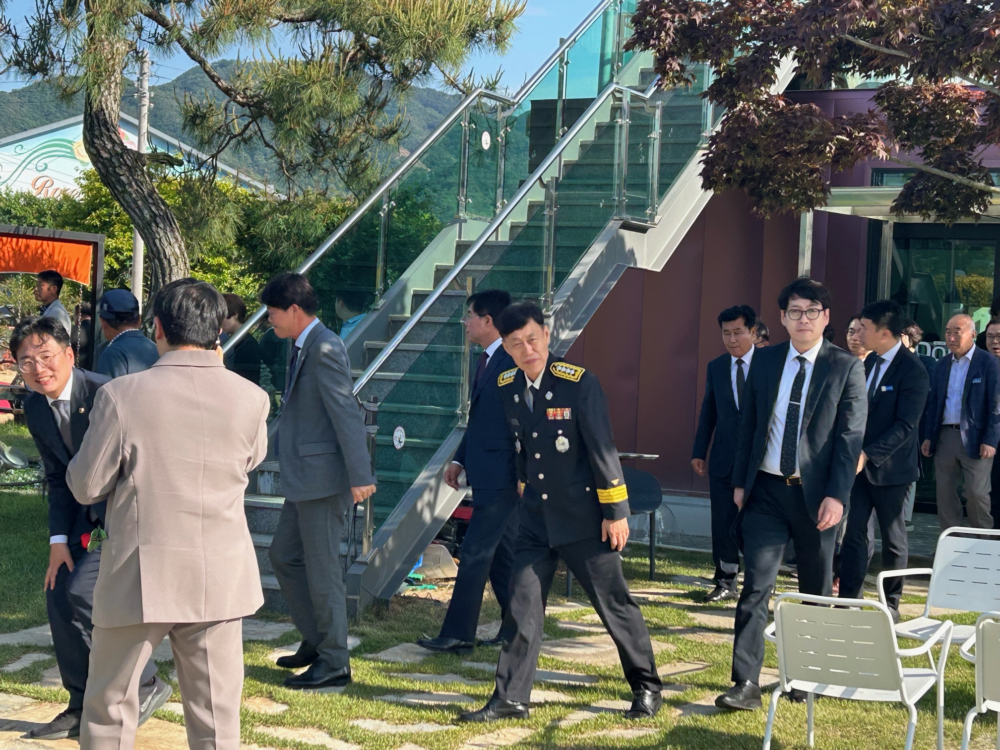 24. 5. 17.  장미축제 개막식 참석 등.jpeg 이미지입니다.