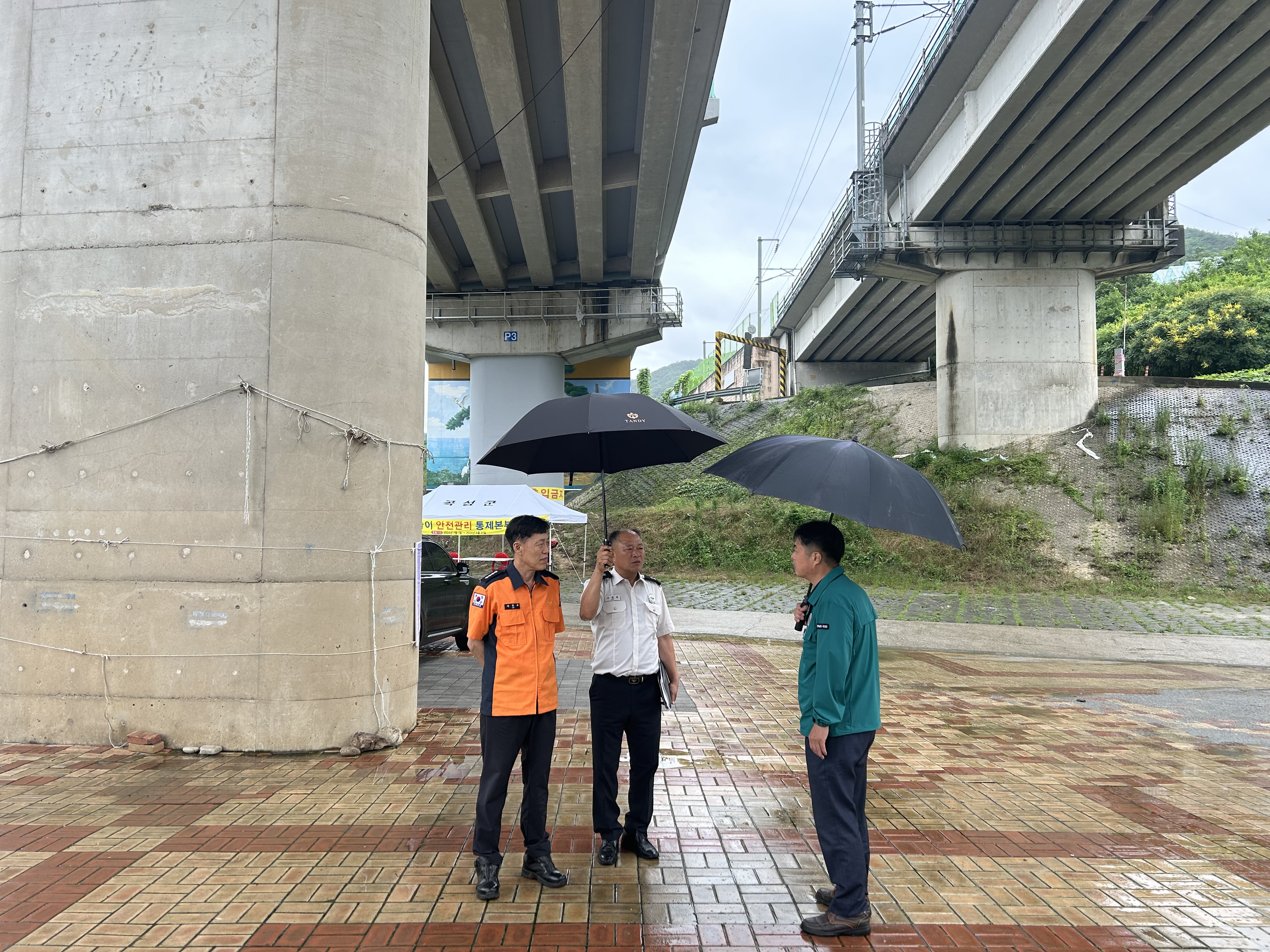 24. 7. 9. 호우대비 수난 취약지역 현장확인(도지사 특별지시사항) (2).jpeg 이미지입니다.