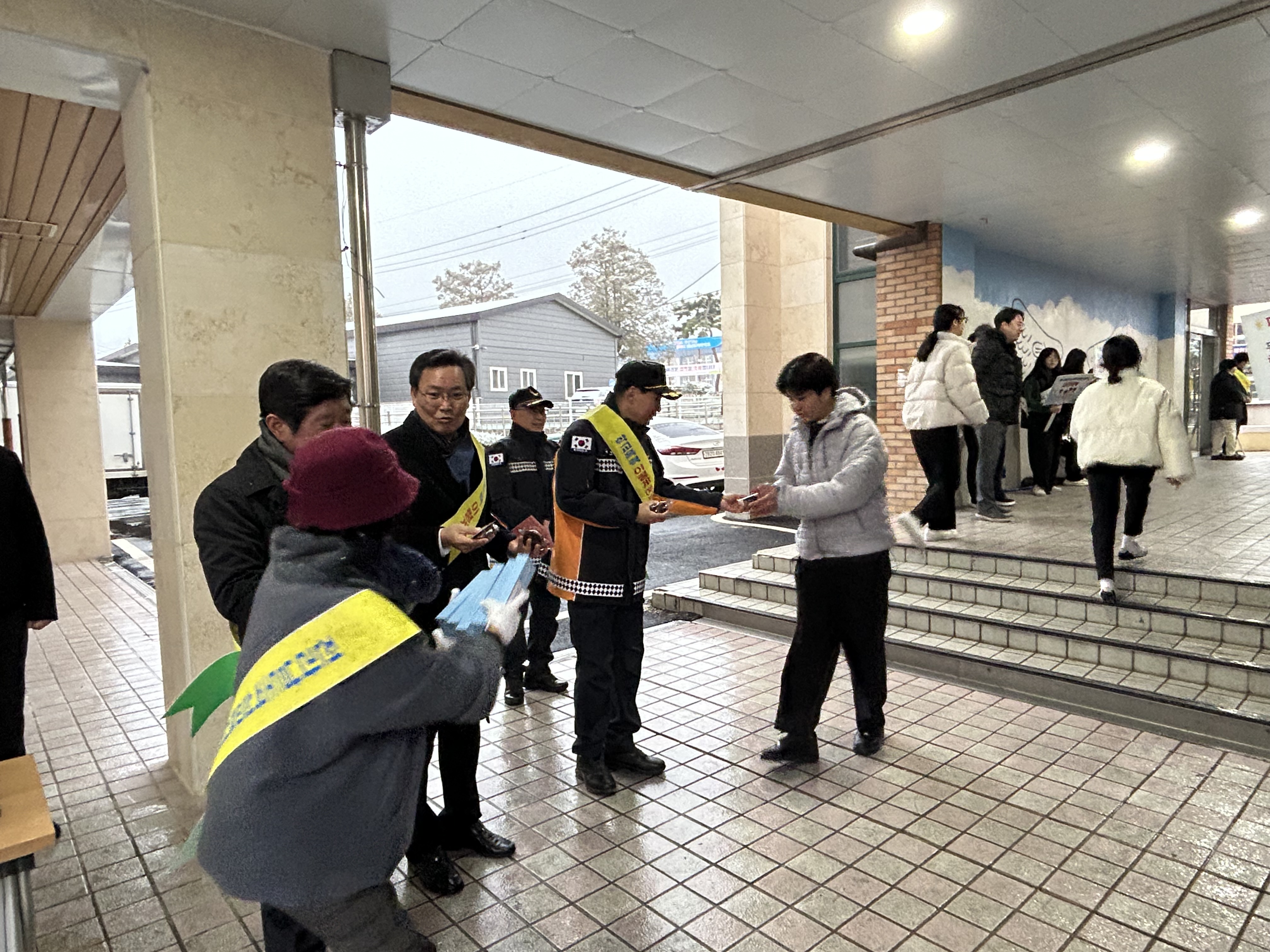 3. 18. 곡성군 학교폭력 근절 캠페인 등 (4).jpeg 이미지입니다.